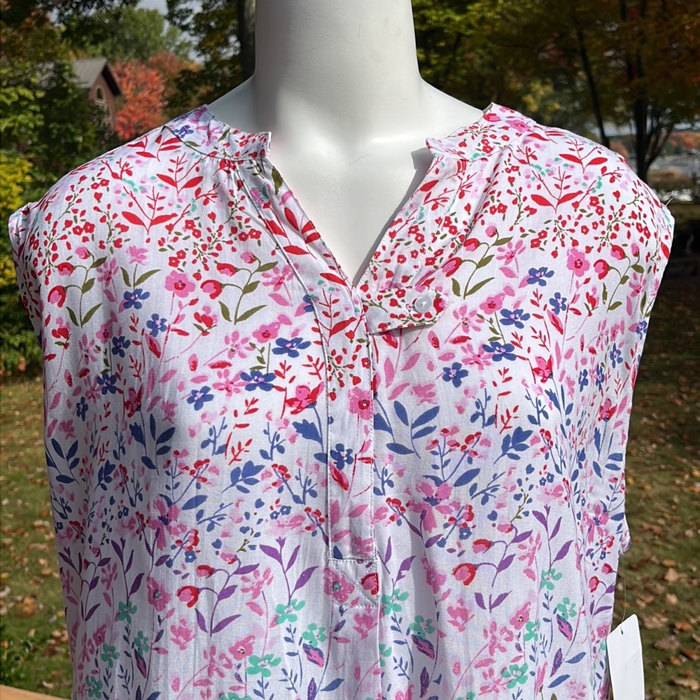 NWT Woman Within sleeveless floral blouse 22/24 - Picture 2 of 8